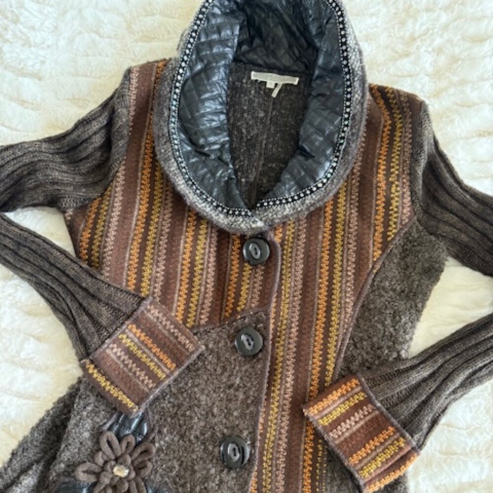 Standout Sweater! Cardigan Size Large Browns and Golds Rhinestone, Faux Leather